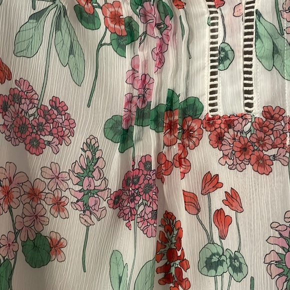 🆕 NWT Tommy Hilfiger - Women’s “Martha’s Vineyard” Floral Blouse - XS - Picture 2 of 7